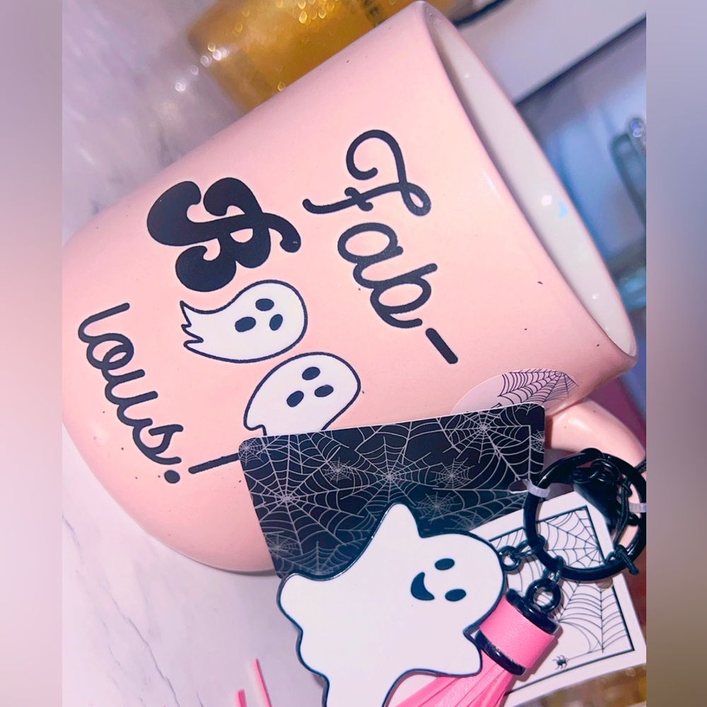 Spooky 👻 Halloween Pink Mug w/ Keychain